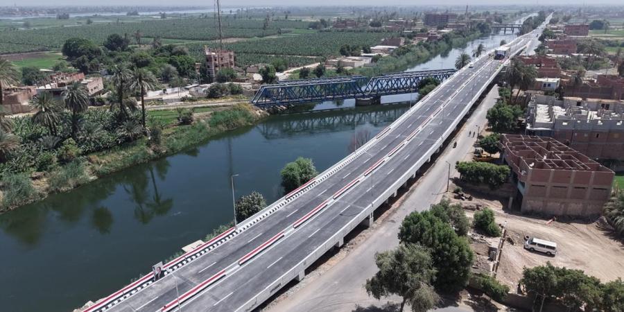 كوبري
      أبو
      شوشة
      بقنا
      يؤكد
      على
      استمرار
      تطوير
      البنية
      التحتية
      في
      الصعيد