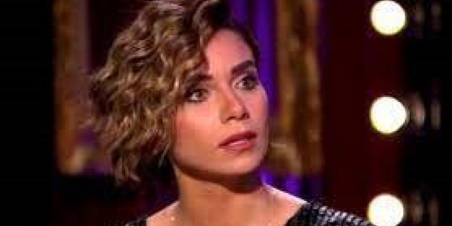 نور
      قدري:
      حاسة
      إني
      مش
      واخدة
      حقي
      في
      الوسط
      الفني