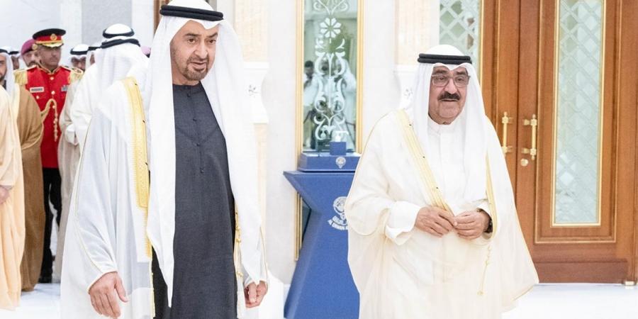 القيادة السياسية تهنئ رئيس الإمارات بالذكرى الرابعة لتوليه مقاليد الحكم