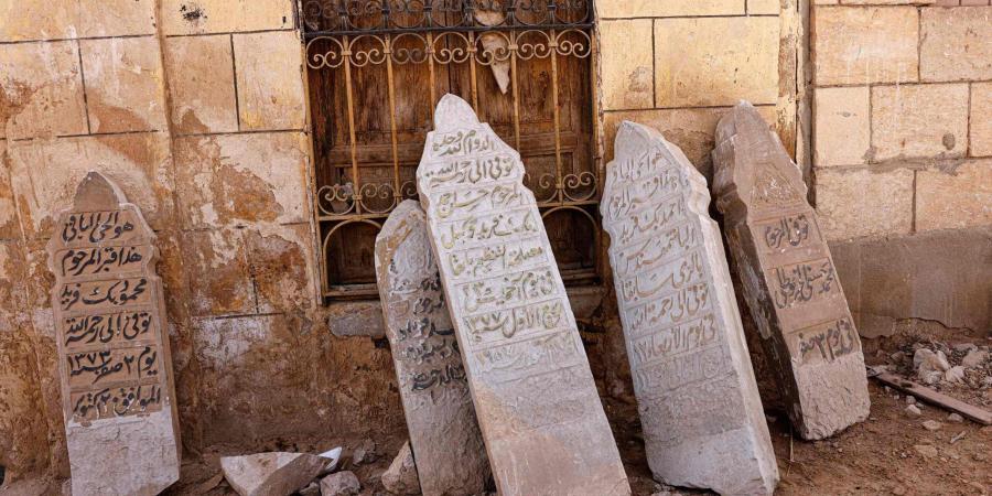 تنظيم
      المقابر
      في
      مصر
      على
      طاولة
      البرلمان..
      ماذا
      يتضمن
      مشروع
      القانون
      الجديد؟