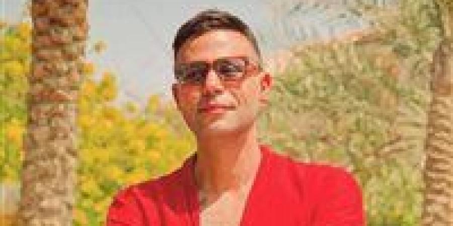 ألذ
      فيلم
      عملته..
      محمد
      إمام
      يشوق
      الجمهور
      لـ
      فيلمه
      الجديد
      صقر
      وكناريا
