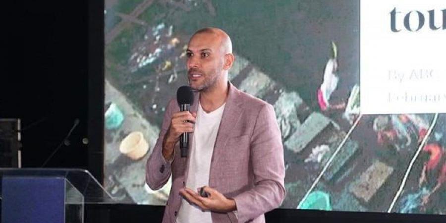 محمد
      دياب
      يرد
      على
      اتهامات
      دعم
      فيلم
      أسد
      لأفكار
      الأفروسنترك:
      كلام
      فارغ