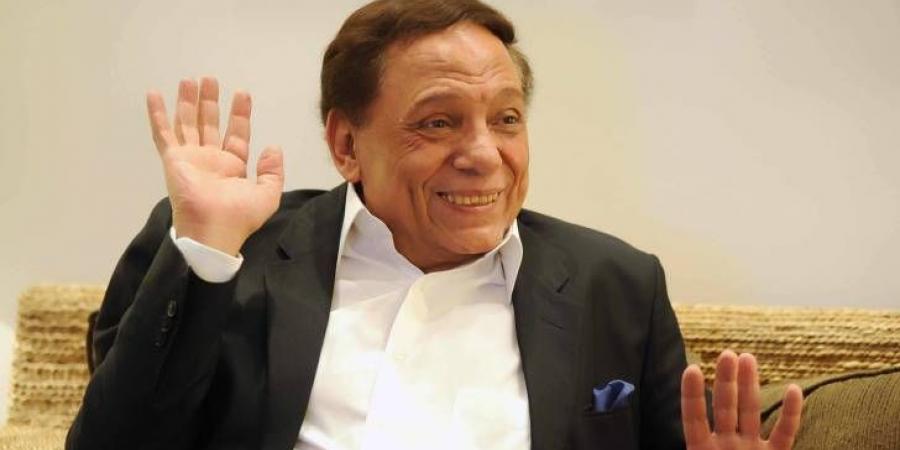 قهوة
      عكاشة
      وقرش
      صاغ
      ومقالب
      الطفولة..
      كيف
      صنعت
      الحارة
      ملامح
      عادل
      إمام؟