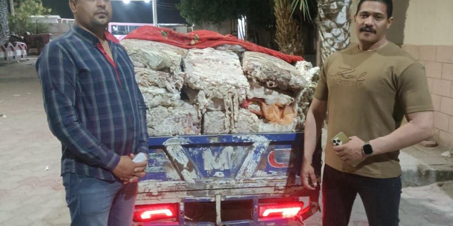 تموين
      الفيوم
      يضبط
      تروسيكل
      محمل
      بدهون
      حيوانية
      مجهولة
      المصدر
      تنبعث
      منها
      رائحة
      كريهة