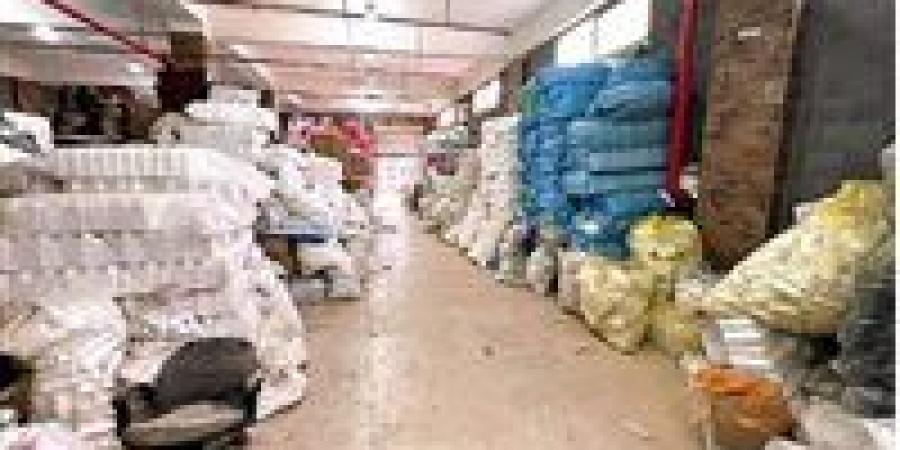 الموت
      البطيء..
      ضبط
      مصنع
      بداخه
      11
      طن
      زيت
      مجهولة
      المصدر
      بالشرقية