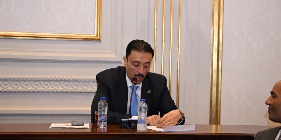 ثقافة
      الشيوخ
      تناقش
      مقترح
      النائب
      محمد
      رزق
      لإنشاء
      معارض
      مصغرة
      على
      غرار
      معرض
      القاهرة