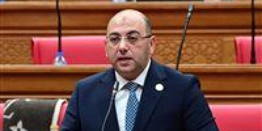 برلمانية
      حماة
      الوطن
      ترحب
      برئيس
      البرلمان
      الليبي
      ..
      والعطيفي:
      انطلاقا
      من
      موقف
      القيادة
      السياسية
      فإننا
      ندعم
      المؤسسات
      الوطنية
      والحوار
      السياسي
      الليبي
      برعاية
      القاهرة
