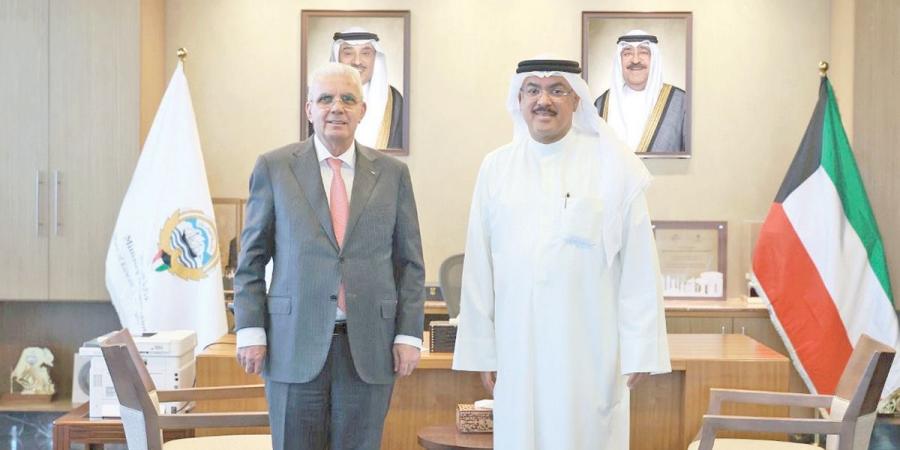 الطبطبائي بحث مع سفير فلسطين التعاون التربوي
