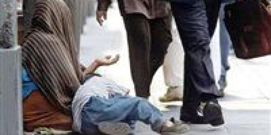 إحالة
      12
      متهماً
      للمحاكمة
      لاستغلال
      أطفال
      في
      التسول
      والبيع
      الإلحاحي
      بالجيزة