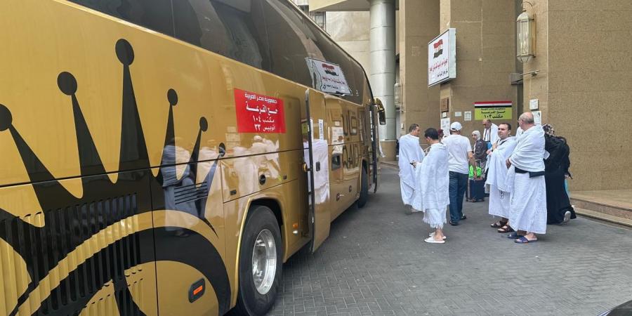 522
      حافلة
      حديثة
      تنقل
      حجاج
      القرعة
      إلى
      عرفات
      وسط
      استعدادات
      مكثفة