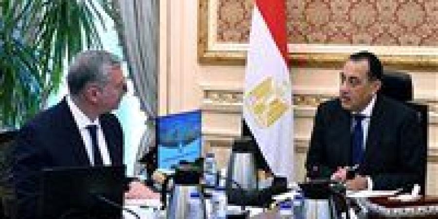 تراجع مستحقات الشركاء الأجانب.. رئيس الوزراء يتابع مع وزير البترول عدداً من ملفات عمل الوزارة