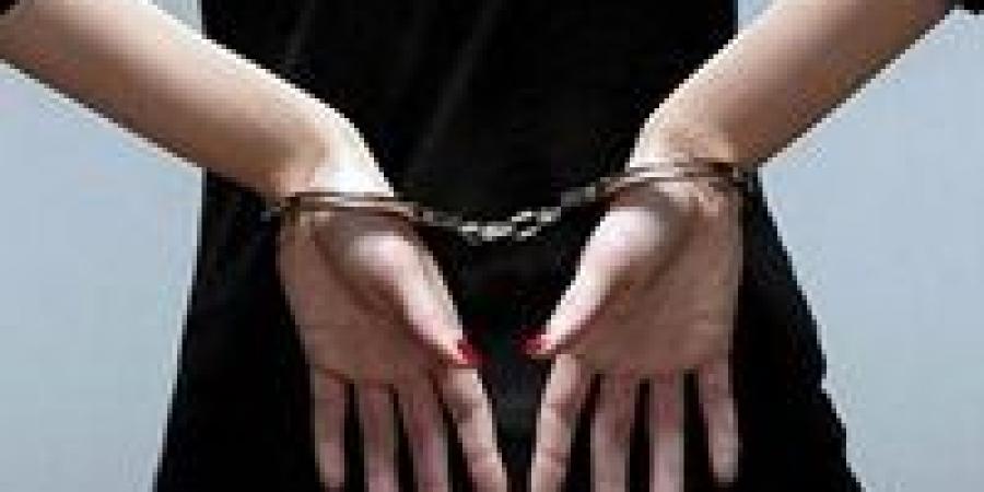 «الجدة السفاحة» أمام النيابة.. تفاصيل صادمة في قتل حفيدها وحقن الكلور