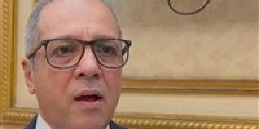 وكيل
      تشريعية
      الشيوخ
      يطالب
      بتحرك
      قانوني
      لمواجهة
      النصب
      الإلكتروني