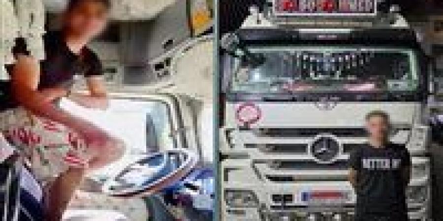 بعد
      فيديو
      أثار
      الجدل..
      الداخلية
      تضبط
      سائق
      “النقل”
      صاحب
      فيديو
      الرقص
      داخل
      كابينة
      سيارة
      بالحيزة