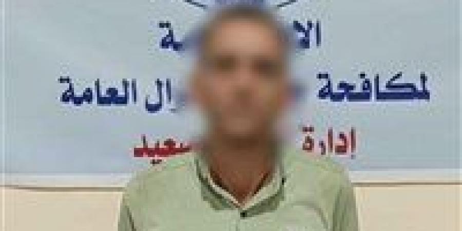 تحديث
      بيانات
      وهمي
      ينتهي
      بالسرقة..
      سقوط
      نصاب
      البنوك
      الإلكترونية
      في
      المنيا