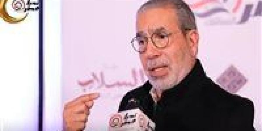 مدحت
      العدل
      يهاجم
      زيزو:
      رحيله
      عن
      الزمالك
      كان
      بسبب
      الأموال