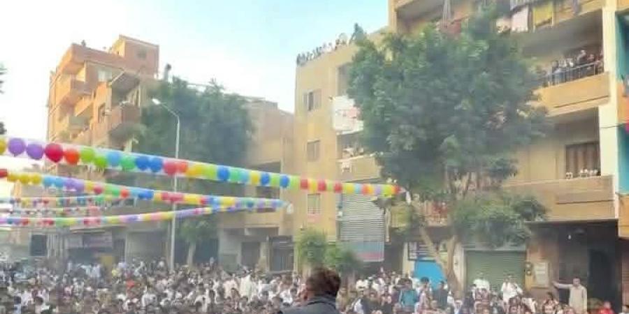 بيفرح
      الأطفال
      في
      العيد..
      حمو
      بيكا
      يشعل
      عيد
      الأضحى
      بحفل
      شعبي
      ضخم
      في
      منطقته