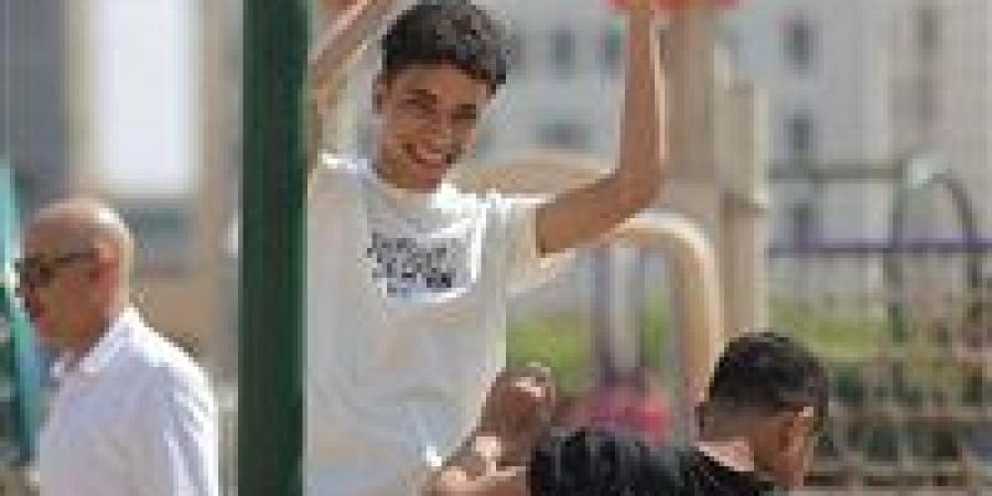 حديقة
      الأزهر
      تستقبل
      آلاف
      الزوار
      في
      أول
      أيام
      عيد
      الأضحى
      وسط
      أجواء
      أسرية
      مبهجة