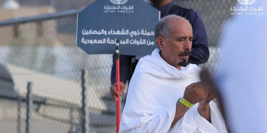 القوات المشتركة تواصل تفويج ضيوف وزارة الدفاع من ذوي الشهداء والمصابين إلى مزدلفة