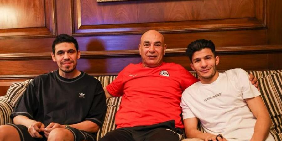 معسكر
      منتخب
      مصر
      يشهد
      زيارة
      محمد
      حمدي
      وإسلام
      عيسى
      قبل
      السفر
      لأمريكا