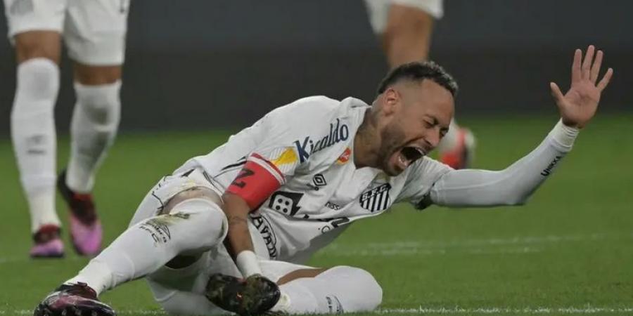 ضربة
      قوية
      للبرازيل..
      نيمار
      يغيب
      عن
      مواجهة
      مصر
      بسبب
      الإصابة