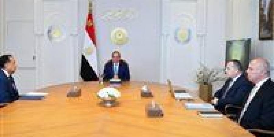 الرئيس
      السيسي
      يؤكد
      أهمية
      تعزيز
      شراكات
      التعليم
      العالي
      وإنشاء
      أفرع
      أجنبية