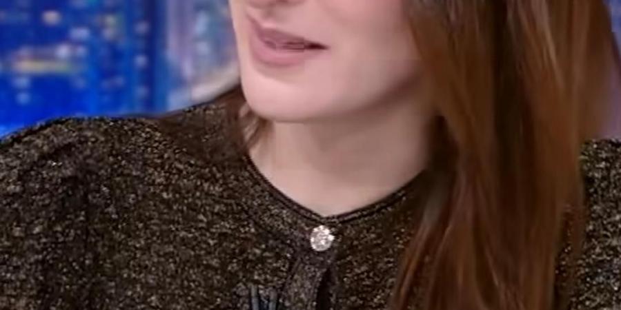 أمينة
      خليل:
      أنا
      شخصية
      فضولية..
      ولغيت
      عملية
      تجميل
      أنفي
      بسبب
      موقف
      غريب
