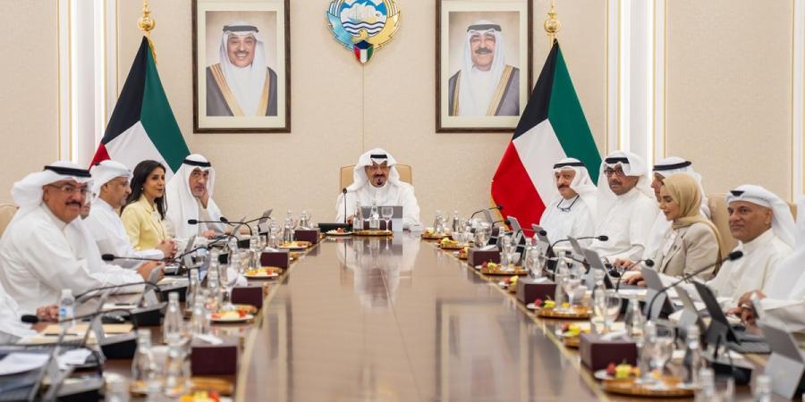  مجلس الوزراء الكويتي يدين الهجمات الإيرانية المتكررة بالصواريخ والطائرات المسيرة