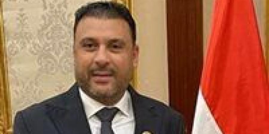 عمر
      الغنيمي:
      إنشاء
      مركز
      لوجستي
      عالمي
      بقناة
      السويس
      خطوة
      مفصلية
      لتعزيز
      مكانة
      مصر
      في
      التجارة
      الدولية