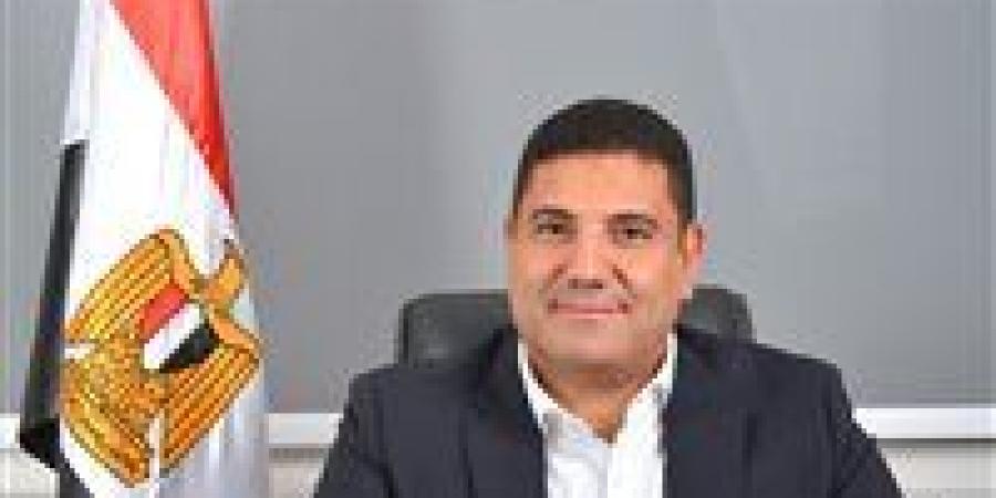 أحمد
      عبد
      المجيد:
      توجيهات
      الرئيس
      السيسي
      بشأن
      المشروعات
      القومية
      تعكس
      رؤية
      دولة
      قوية
      تبني
      وتنمي
      من
      أجل
      المواطن