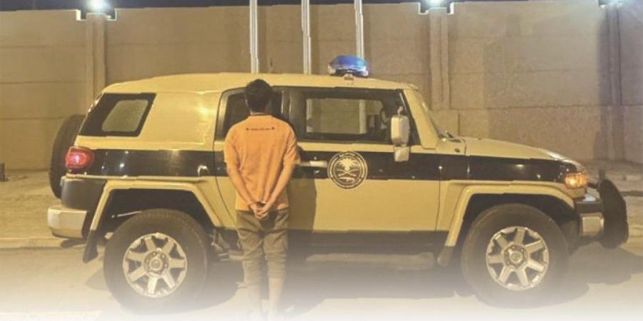 جازان.. ضبط مخالف لنظام أمن الحدود بعد نقله 10 مخالفين داخل المملكة