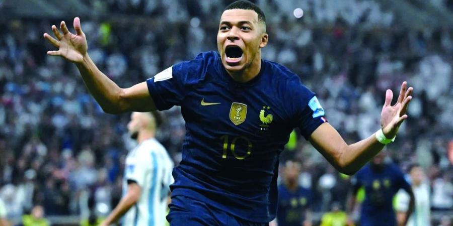 مبابي وديمبيليه وأوليسيه ثلاثي فرنسي من ذهب