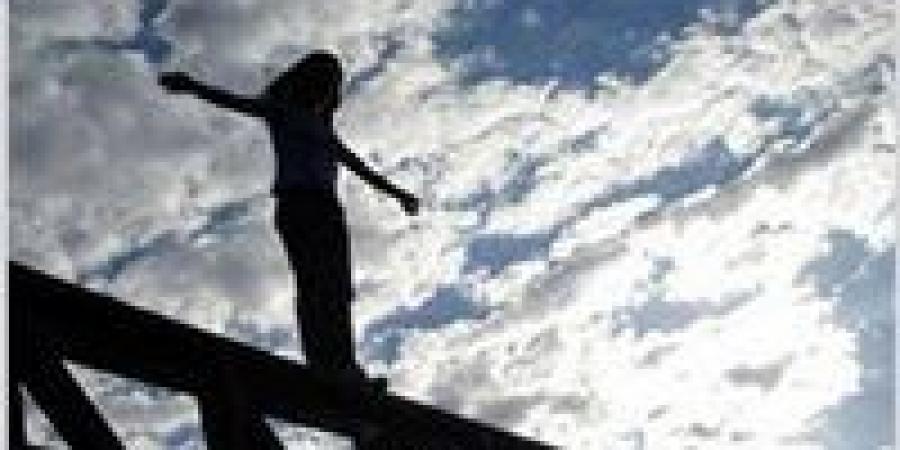 بعد
      قصة
      حب
      فاشلة..
      فتاة
      تُنهي
      حياتها
      من
      أعلى
      عقار
      بالسلام