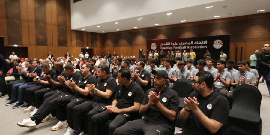 اتحاد
      الكرة
      يكرّم
      منتخب
      الناشئين
      بعد
      التتويج
      ببرونزية
      أمم
      أفريقيا