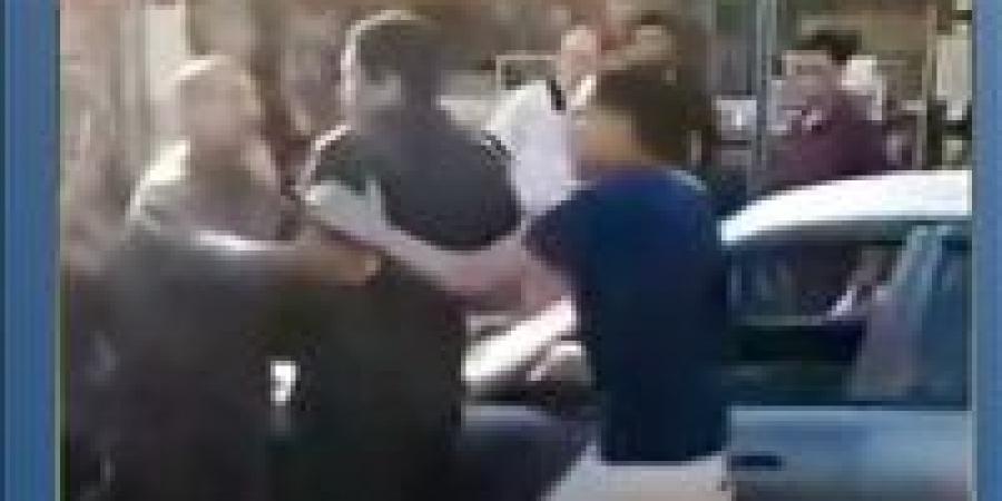 أولوية
      المرور
      أشعلت
      الأزمة..
      إحالة
      ضابط
      للتحقيق
      بعد
      مشادة
      مع
      مواطن
      بالمنوفية