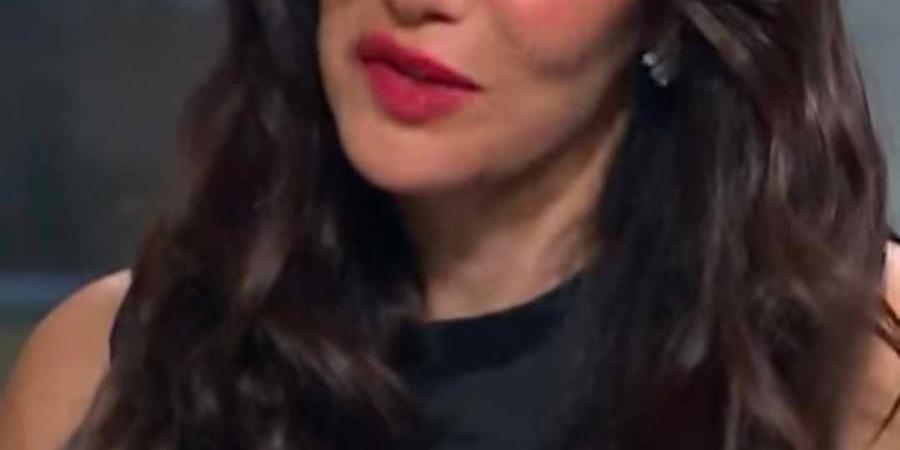 بتكسف
      جدا..
      غادة
      عادل
      تكشف
      سبب
      قلة
      ظهورها
      الفترة
      الأخيرة