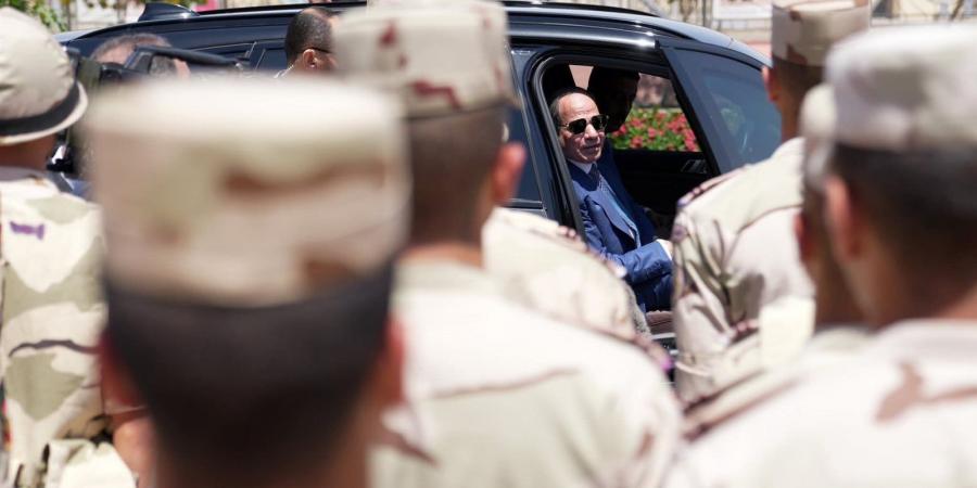 الرئيس
      السيسي
      يتفقد
      مقر
      القيادة
      الاستراتيجية
      بالعاصمة
      الجديدة