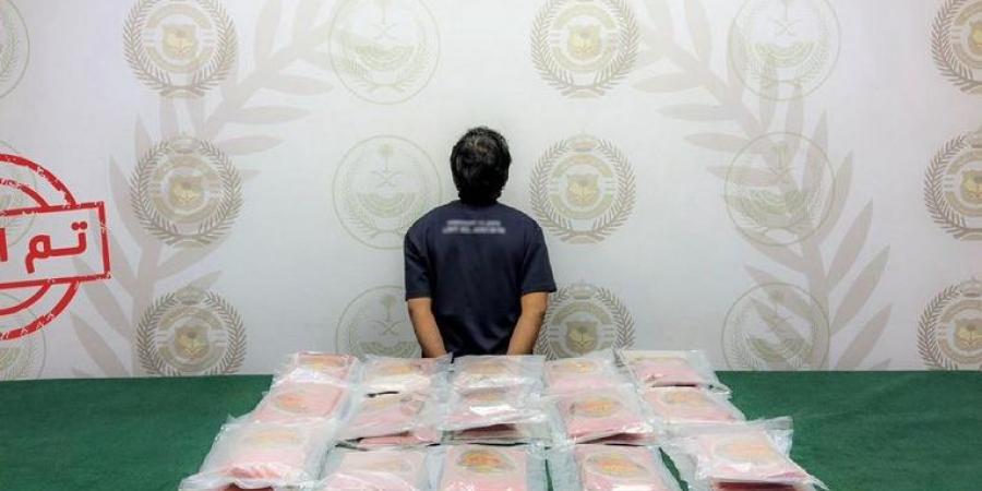القبض على مروجين للمخدرات في الجوف وجدة والمدينة المنورة وضبط 37.8 كيلوجرامًا من الحشيش