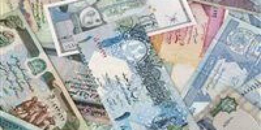 3
      ملايين
      جنيه
      في
      قضايا
      عملة..
      ضربات
      أمنية
      ضد
      تجار
      السوق
      السوداء
      للنقد
      الأجنبي
