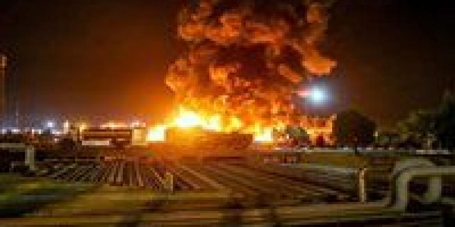 عاجل|الجيش
      الإسرائيلي
      يعلن
      قصف
      مجمع
      بتروكيماويات
      في
      بندر
      ماهشهر
      بإيران