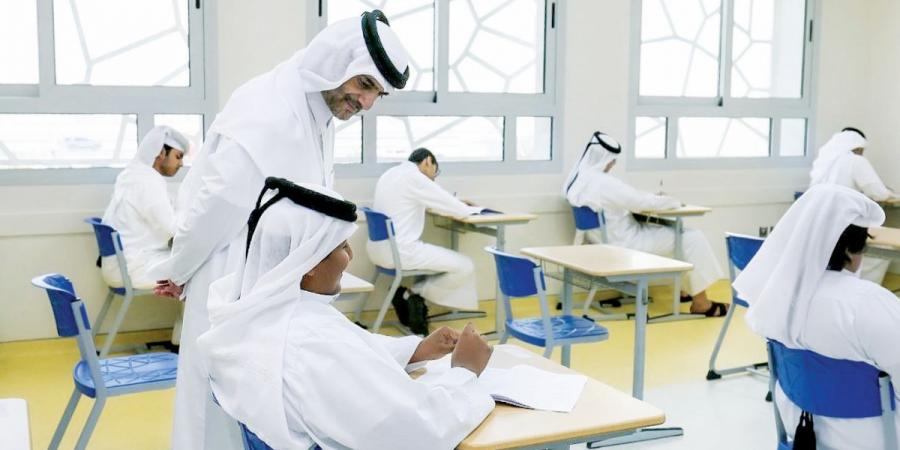 عمر النعمة يتفقد لجان الاختبارات الثانوية