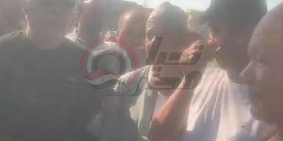 بحضور
      أشرف
      زكي..
      تشييع
      جثمان
      عبد
      العزيز
      مخيون
      إلى
      مثواه
      الاخير