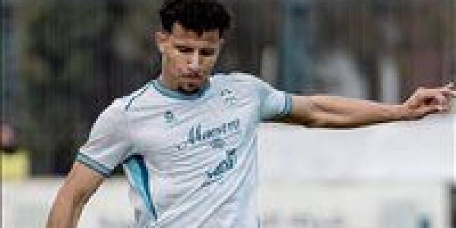 غزل
      المحلة
      يضم
      التونسي
      رائد
      أبوشنيبة
      ظهير
      أيمن
      اتحاد
      المنستيري
      3
      مواسم