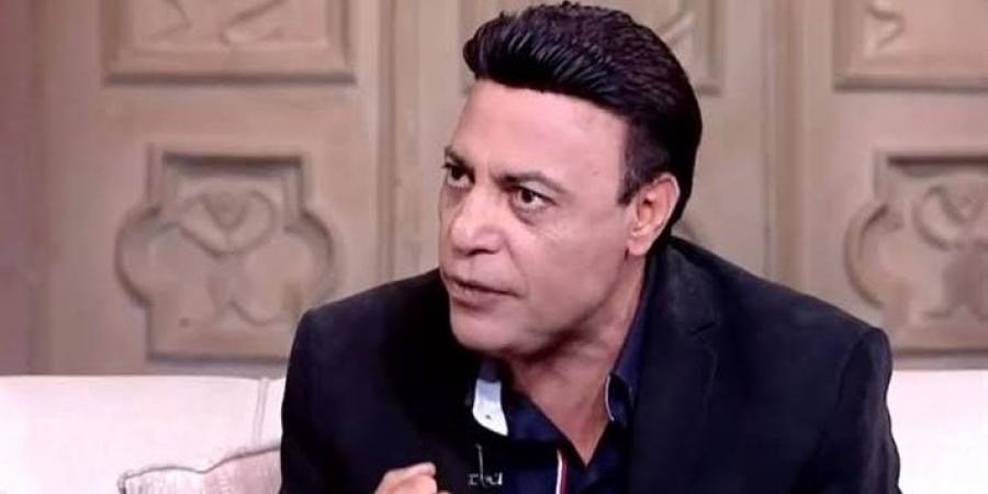 بعد
      إحالته
      للتحقيق..
      محمد
      الغيطي
      عن
      حلقة
      عبد
      العزيز
      مخيون:
      الموضوع
      خد
      أكبر
      من
      حجمه