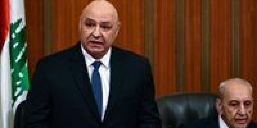 ​عون:
      مستقبل
      لبنان
      يقرره
      أبناؤه
      لا
      إيران
      أو
      إسرائيل..
      والحل
      الدبلوماسي
      خيارنا
      الوحيد