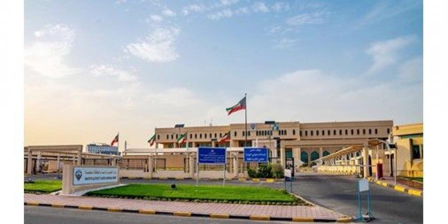 «الكهرباء»:
«المركزي
للمناقصات»
يطلب
من
3
شركات
تمديد
التأمين
الأولي
لمناقصة
المرحلة
الرابعة
من
«الصبية»