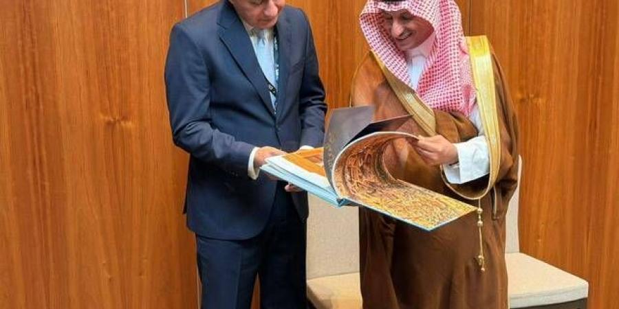 مصر
      والسعودية
      تبحثان
      تعزيز
      التعاون
      السياحي
      وتنشيط
      حركة
      السفر
      بين
      البلدين