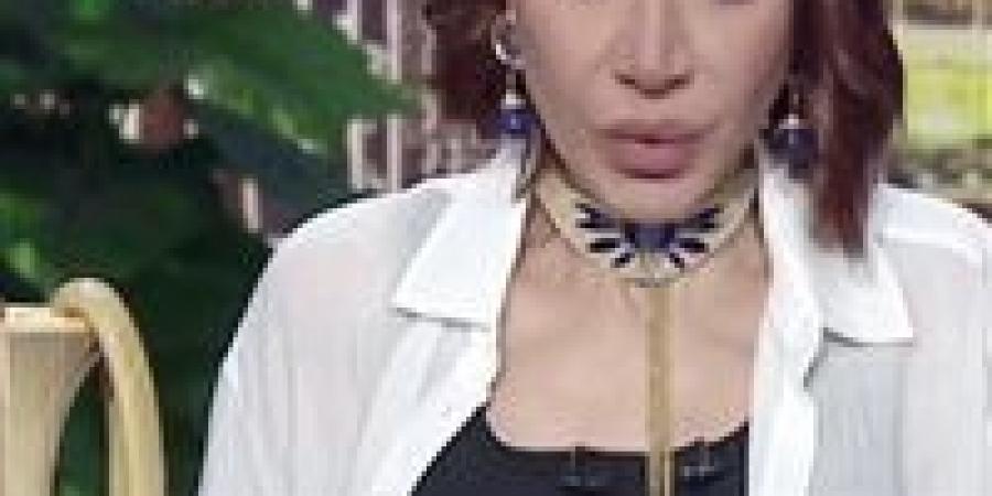 "الطماطم
      والبيض
      رخصوا
      ياجدعان"..
      بسمة
      وهبة
      تحتفل
      على
      الهواء
      بطبق
      شكشوكة