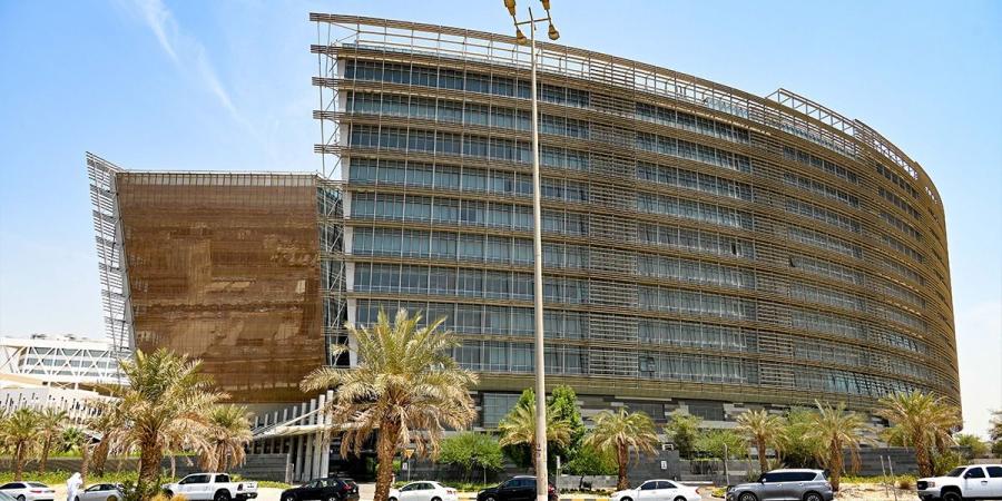 «التربية»: رصد حسابات إلكترونية تروّج لإجابات الامتحانات مقابل مبالغ مالية
