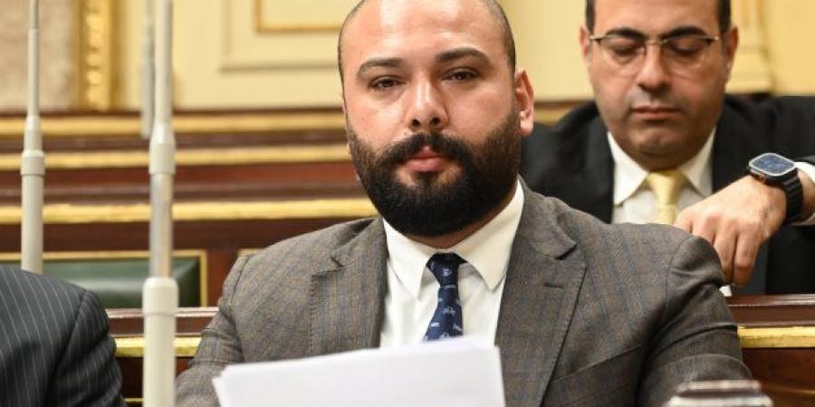 النائب
      إبراهيم
      الديب
      يرفض
      تصدير
      الكلاب:
      لو
      صدرناها
      هتتاكل
      بره